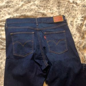 Levi’s Slimming Skinny jeans